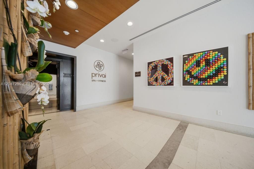 For Sale: $1,200,000 (2 beds, 2 baths, 1237 Square Feet)