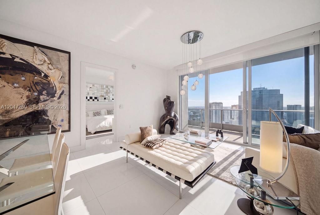 For Sale: $1,200,000 (2 beds, 2 baths, 1237 Square Feet)