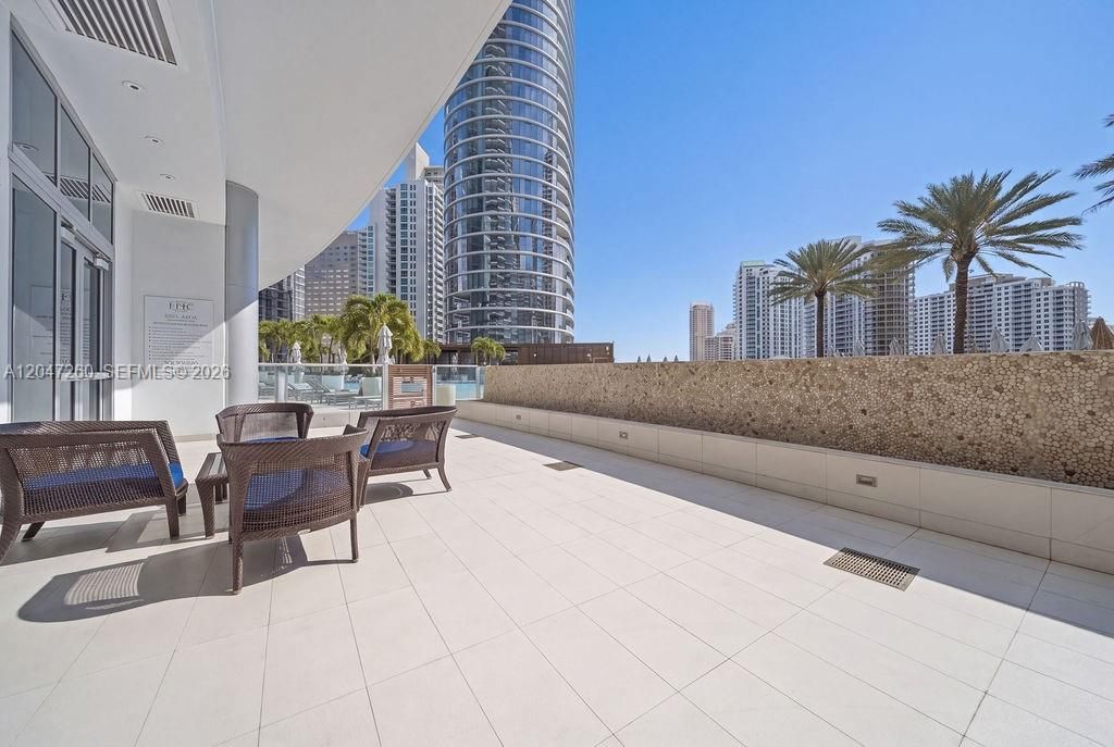 For Sale: $1,200,000 (2 beds, 2 baths, 1237 Square Feet)
