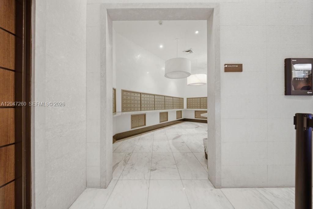 For Sale: $1,200,000 (2 beds, 2 baths, 1237 Square Feet)