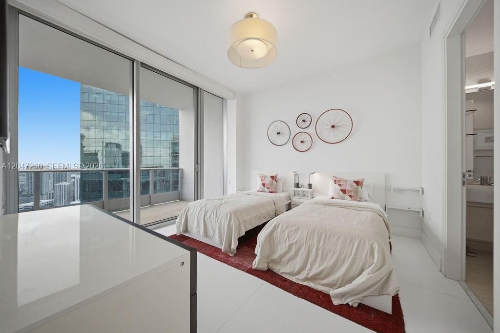 For Sale: $1,200,000 (2 beds, 2 baths, 1237 Square Feet)