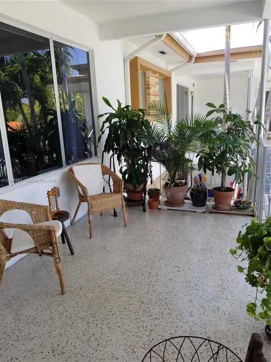 В аренду: $2,275 (1 спален, 1 ванн, 750 Квадратных фут)