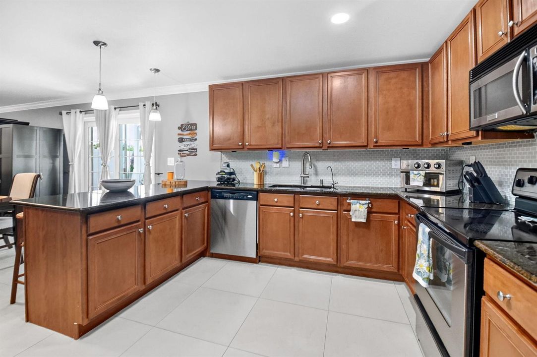 16-web-or-mls-DSC_1954 6901 kitchen 16