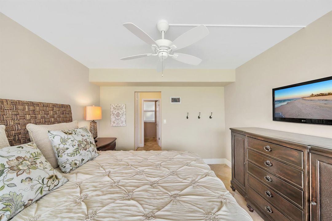 9 Primary Bedroom (3)