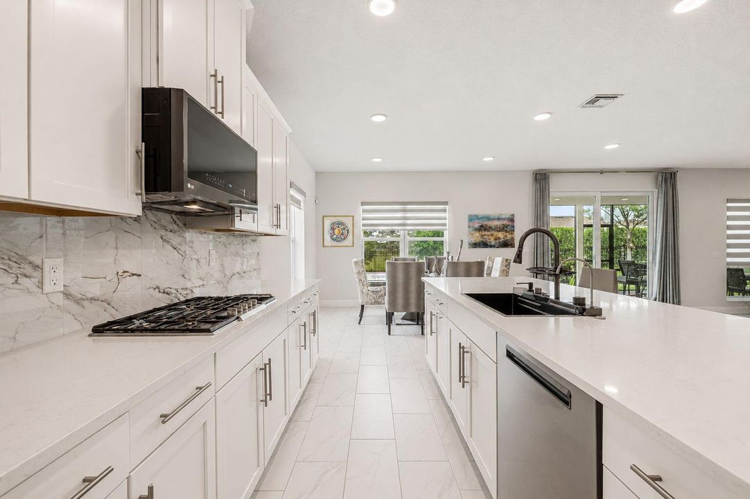 21-web-or-mls-Kitchen 2