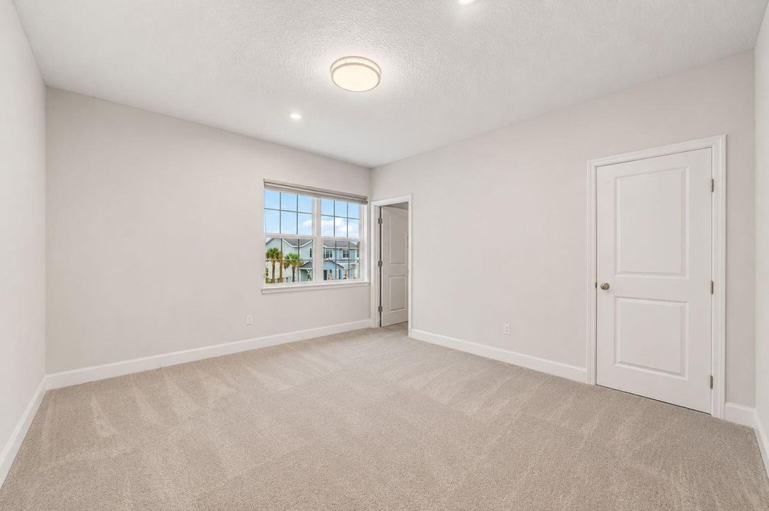 37-web-or-mls-Bedroom