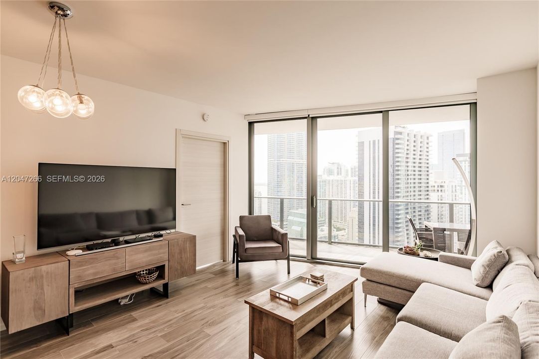 В аренду: $4,450 (1 спален, 1 ванн, 838 Квадратных фут)