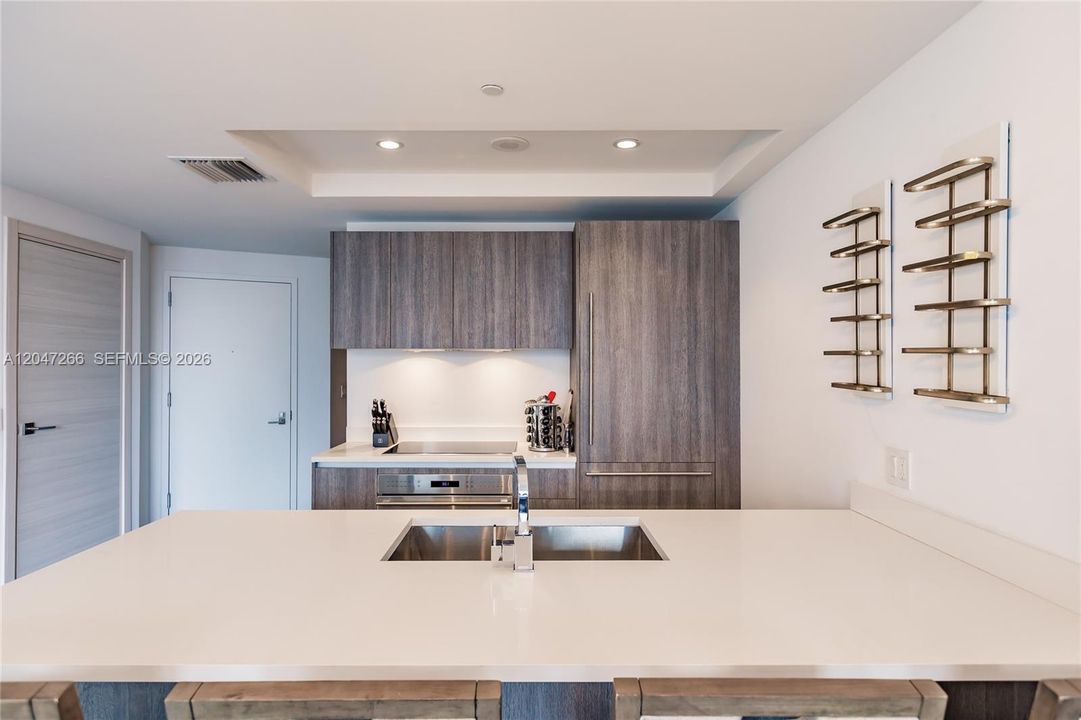 В аренду: $4,450 (1 спален, 1 ванн, 838 Квадратных фут)