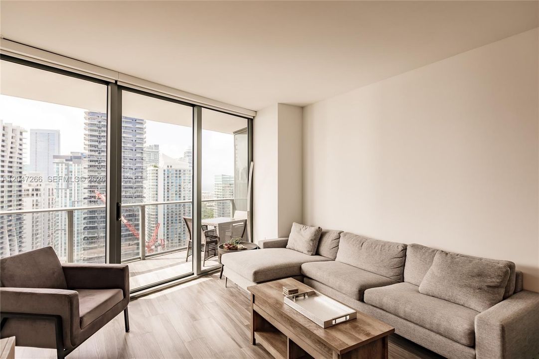 В аренду: $4,450 (1 спален, 1 ванн, 838 Квадратных фут)