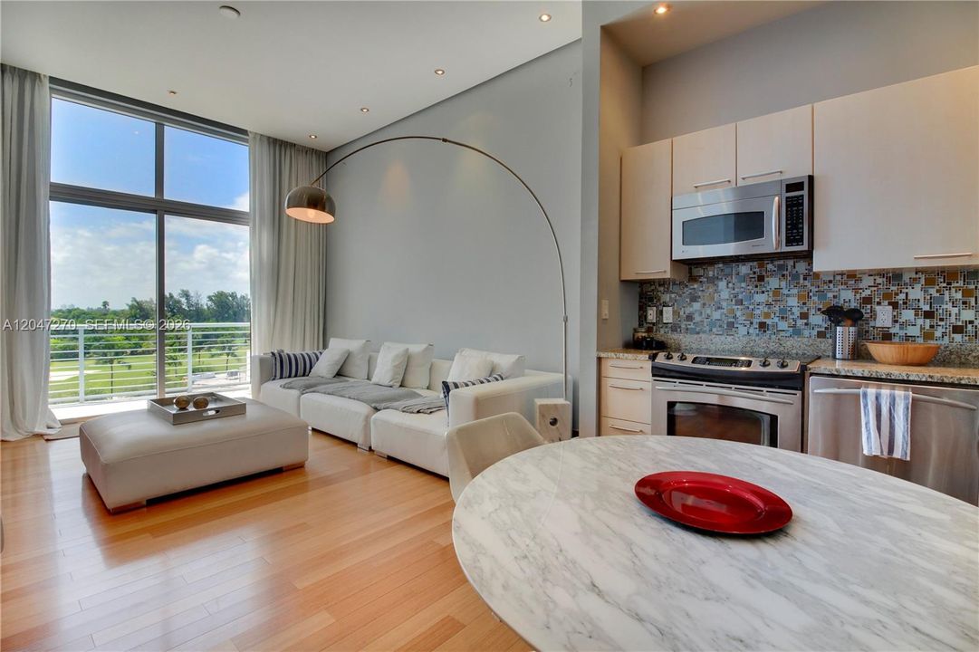 En Venta: $925,000 (1 camas, 1 baños, 966 Pies cuadrados)