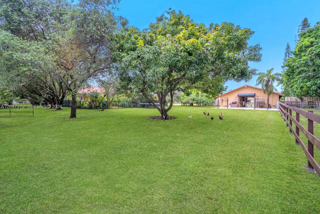 En Venta: $2,700,000 (4 camas, 3 baños, 3318 Pies cuadrados)
