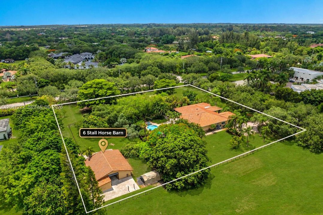 En Venta: $2,700,000 (4 camas, 3 baños, 3318 Pies cuadrados)