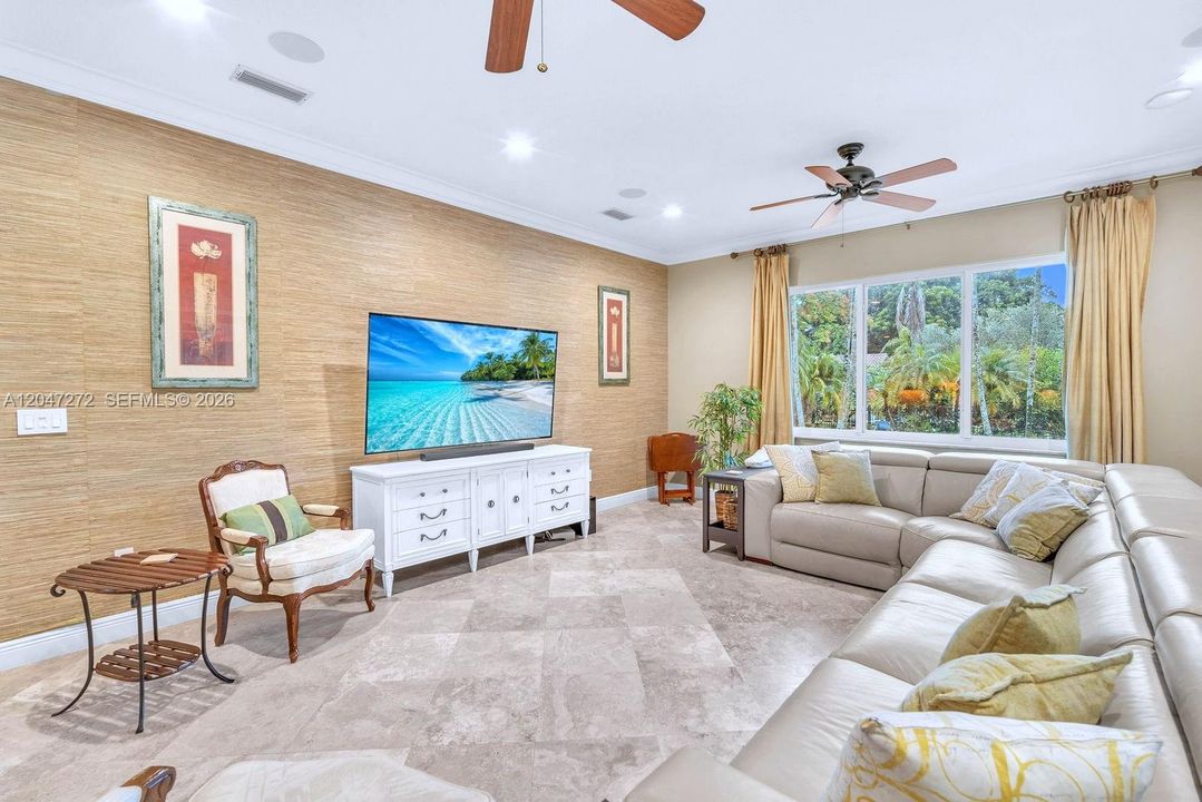 En Venta: $2,700,000 (4 camas, 3 baños, 3318 Pies cuadrados)