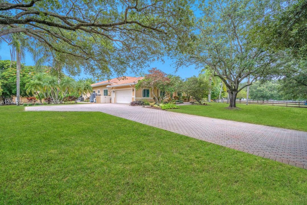 En Venta: $2,700,000 (4 camas, 3 baños, 3318 Pies cuadrados)
