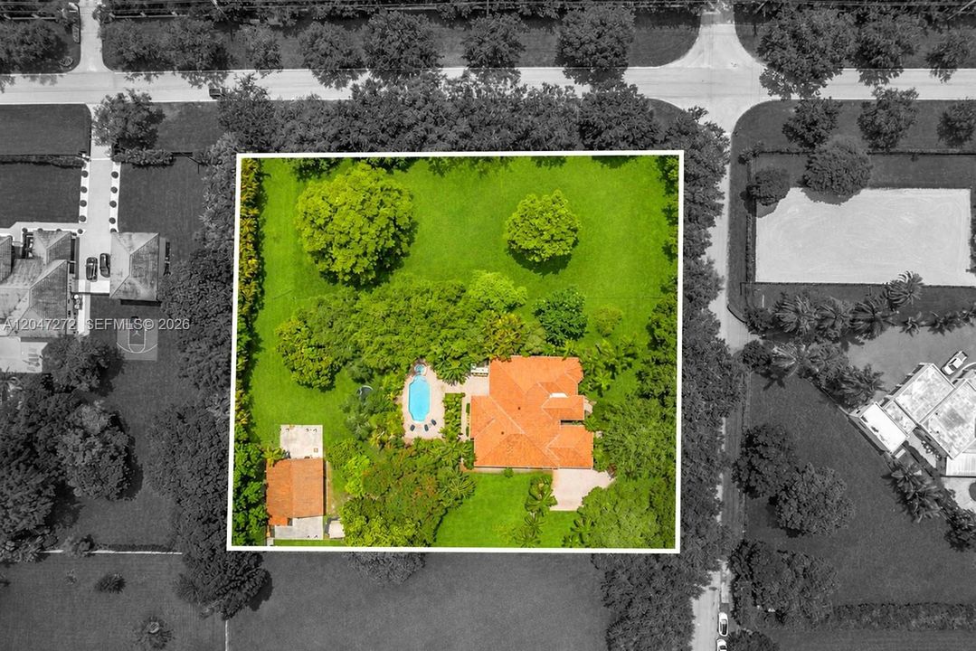 En Venta: $2,700,000 (4 camas, 3 baños, 3318 Pies cuadrados)