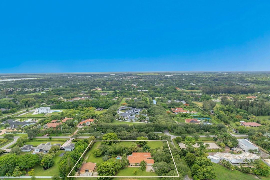 En Venta: $2,700,000 (4 camas, 3 baños, 3318 Pies cuadrados)