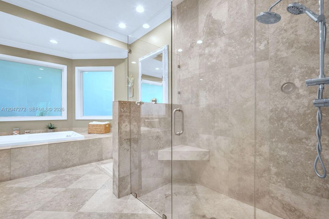 En Venta: $2,700,000 (4 camas, 3 baños, 3318 Pies cuadrados)
