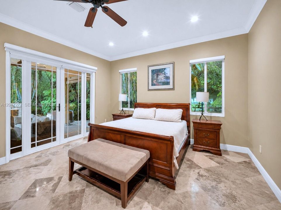 En Venta: $2,700,000 (4 camas, 3 baños, 3318 Pies cuadrados)