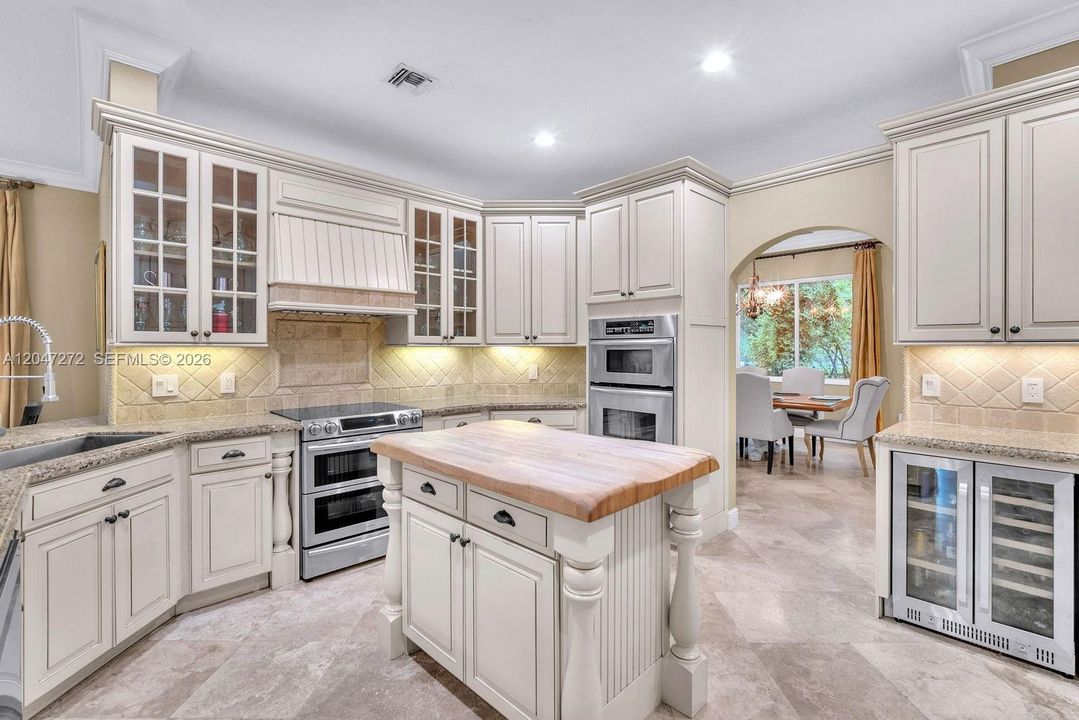 En Venta: $2,700,000 (4 camas, 3 baños, 3318 Pies cuadrados)