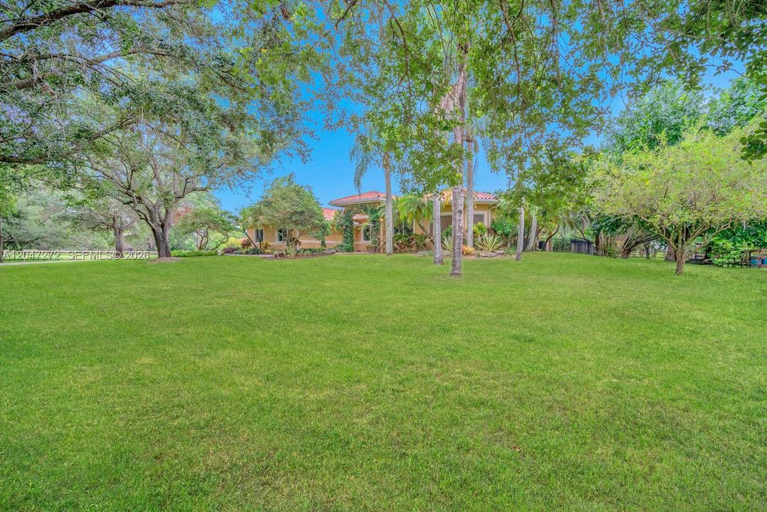 En Venta: $2,700,000 (4 camas, 3 baños, 3318 Pies cuadrados)