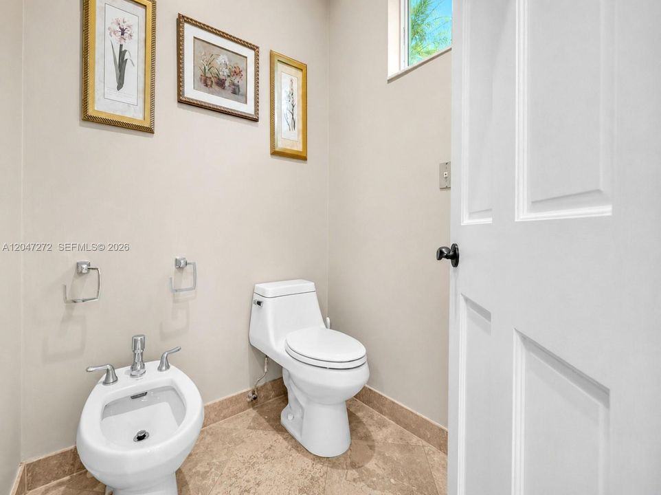 En Venta: $2,700,000 (4 camas, 3 baños, 3318 Pies cuadrados)