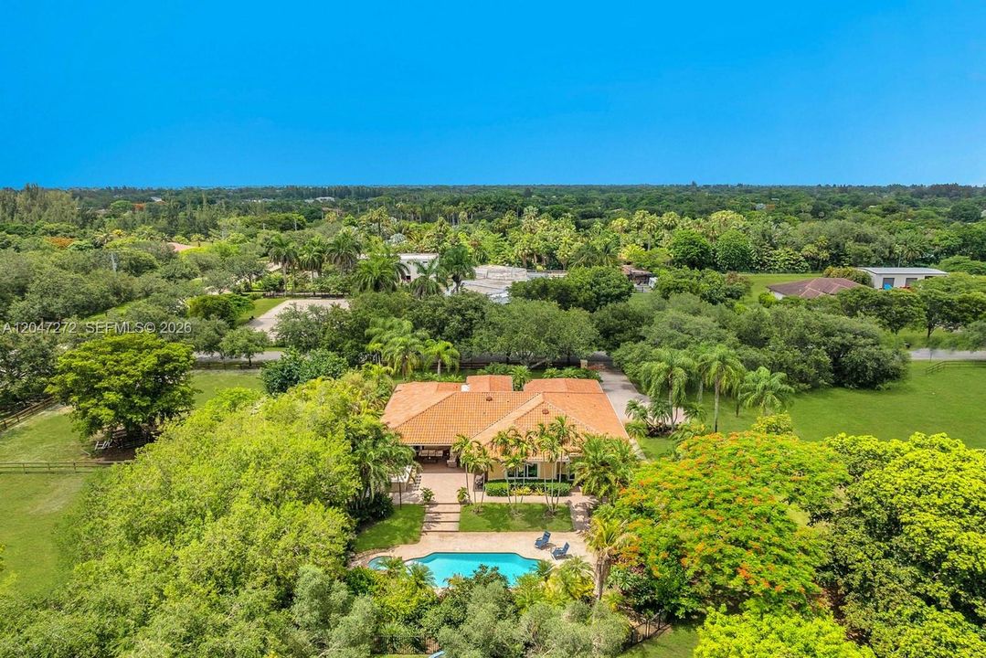 En Venta: $2,700,000 (4 camas, 3 baños, 3318 Pies cuadrados)