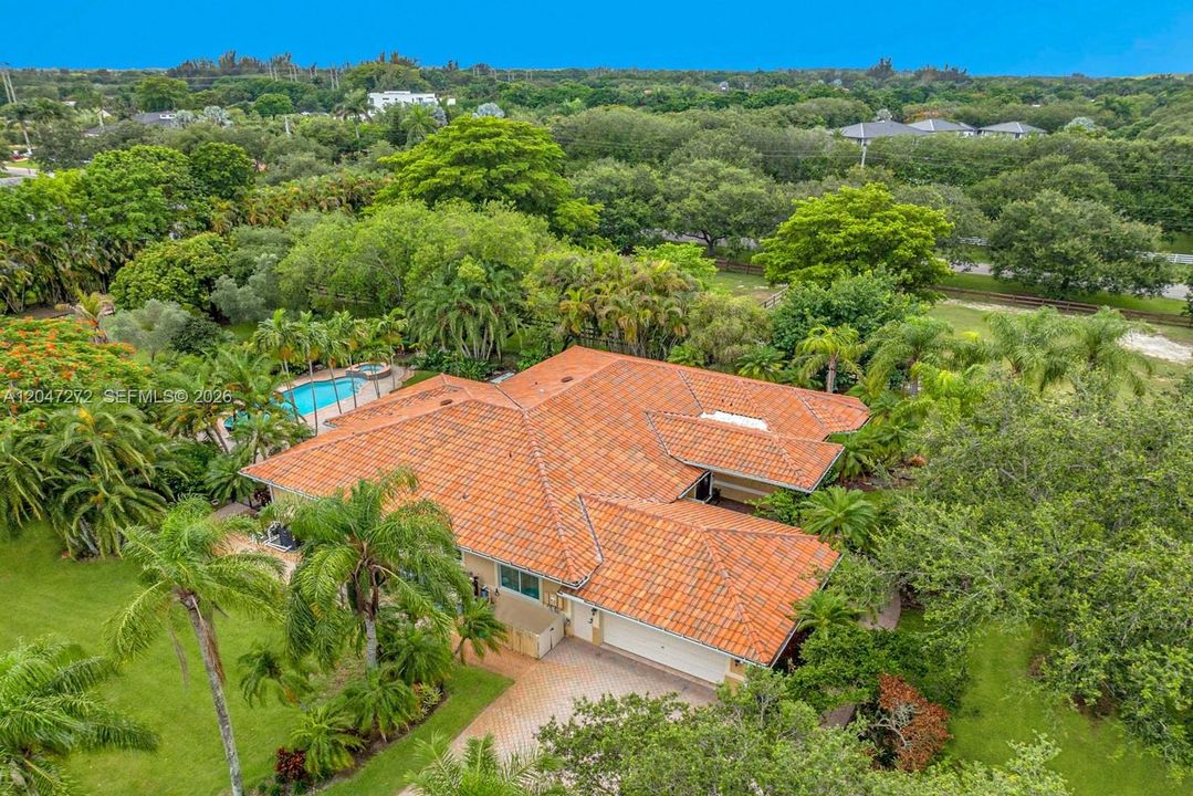 En Venta: $2,700,000 (4 camas, 3 baños, 3318 Pies cuadrados)