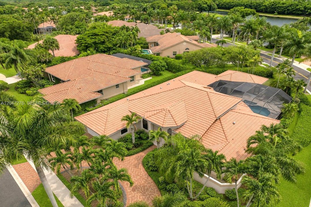 For Sale: $2,100,000 (5 beds, 3 baths, 4828 Square Feet)