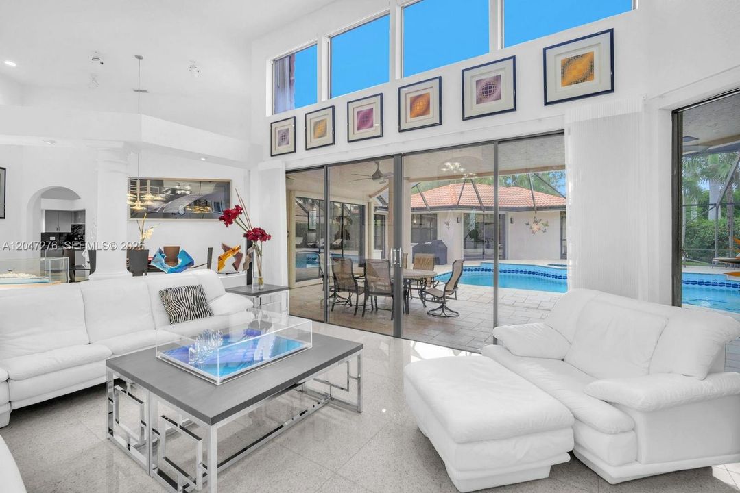 For Sale: $2,100,000 (5 beds, 3 baths, 4828 Square Feet)