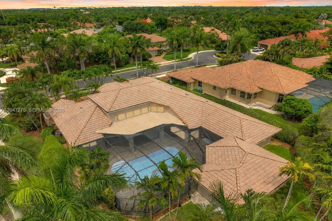 For Sale: $2,100,000 (5 beds, 3 baths, 4828 Square Feet)