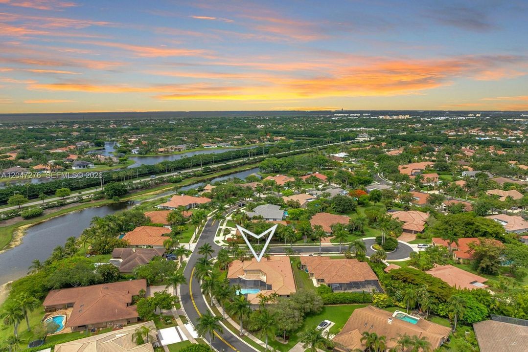 For Sale: $2,100,000 (5 beds, 3 baths, 4828 Square Feet)