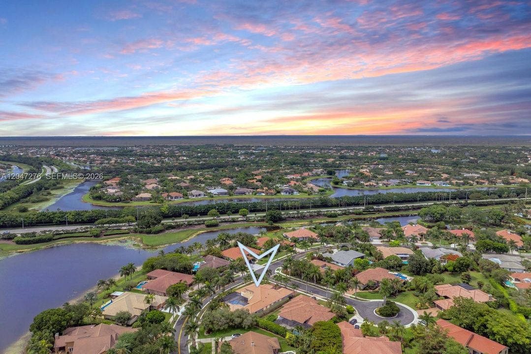 For Sale: $2,100,000 (5 beds, 3 baths, 4828 Square Feet)