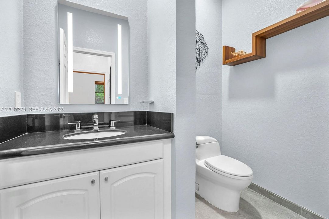 For Sale: $2,100,000 (5 beds, 3 baths, 4828 Square Feet)