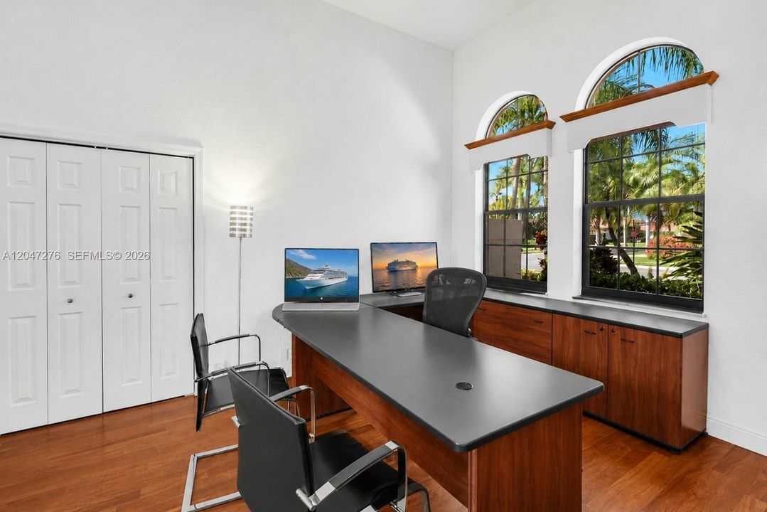 For Sale: $2,100,000 (5 beds, 3 baths, 4828 Square Feet)