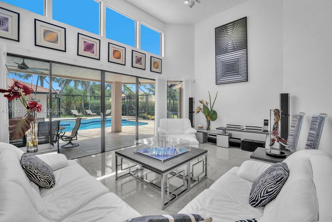For Sale: $2,100,000 (5 beds, 3 baths, 4828 Square Feet)