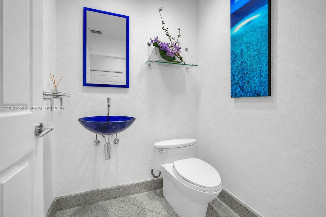 For Sale: $2,100,000 (5 beds, 3 baths, 4828 Square Feet)