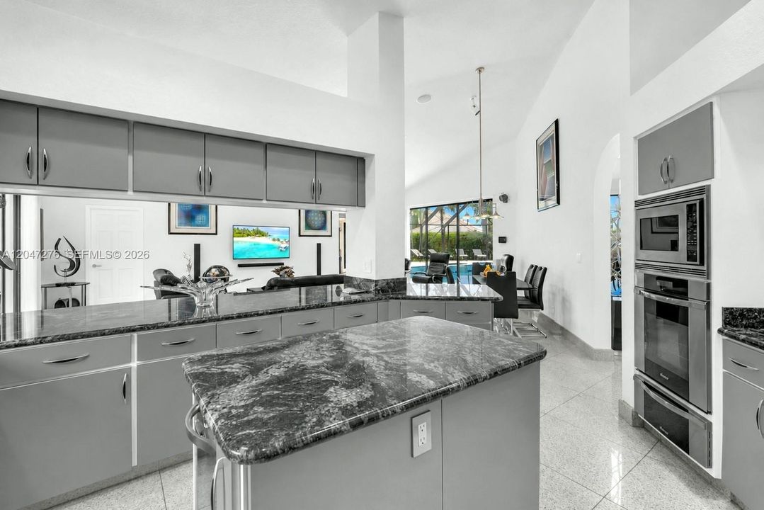 For Sale: $2,100,000 (5 beds, 3 baths, 4828 Square Feet)