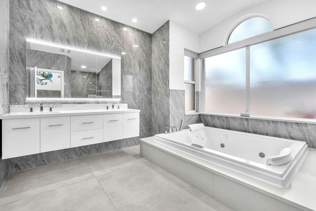 For Sale: $2,100,000 (5 beds, 3 baths, 4828 Square Feet)