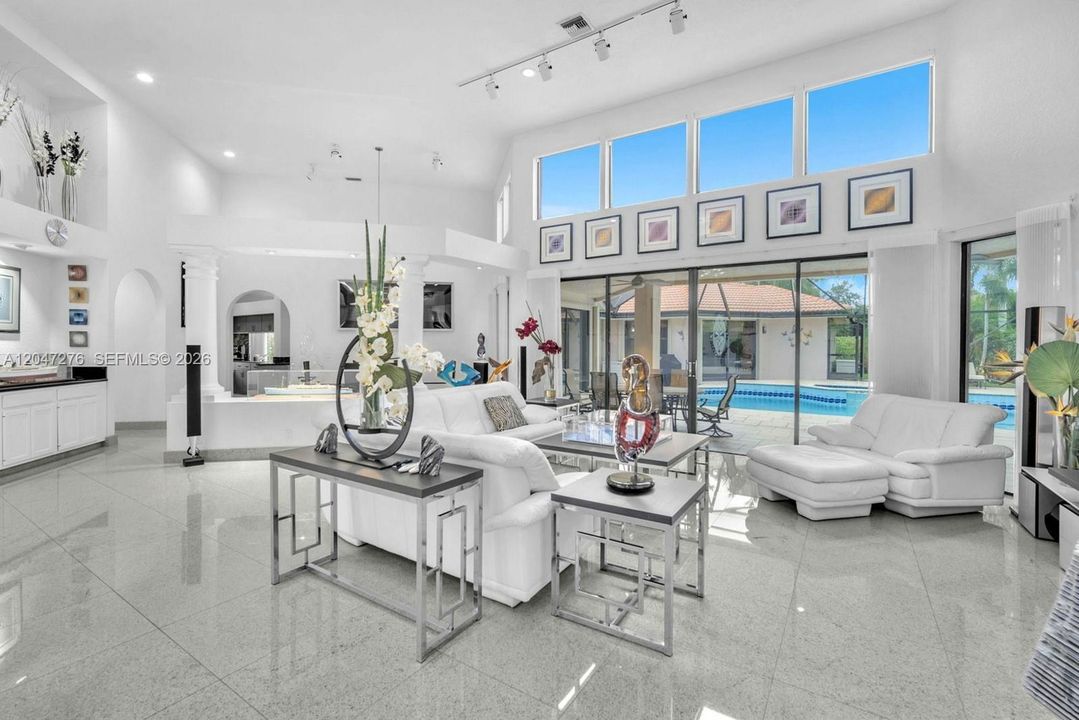 For Sale: $2,100,000 (5 beds, 3 baths, 4828 Square Feet)