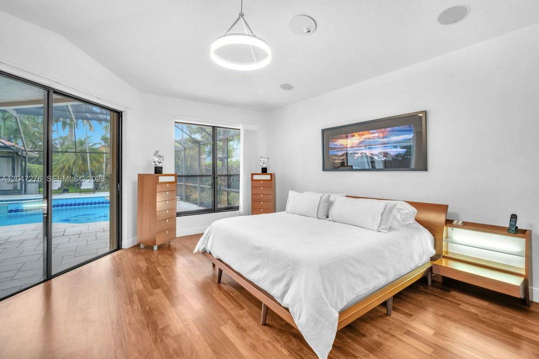 For Sale: $2,100,000 (5 beds, 3 baths, 4828 Square Feet)