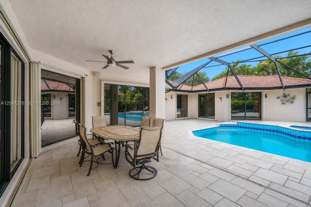 For Sale: $2,100,000 (5 beds, 3 baths, 4828 Square Feet)