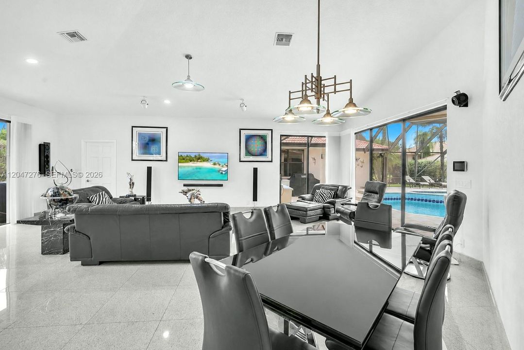 For Sale: $2,100,000 (5 beds, 3 baths, 4828 Square Feet)