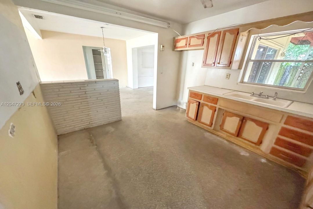 For Sale: $425,000 (3 beds, 2 baths, 1515 Square Feet)
