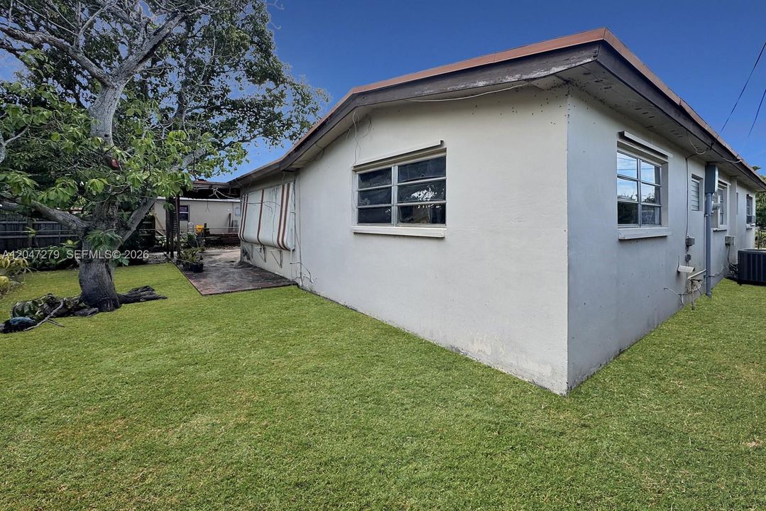 For Sale: $425,000 (3 beds, 2 baths, 1515 Square Feet)