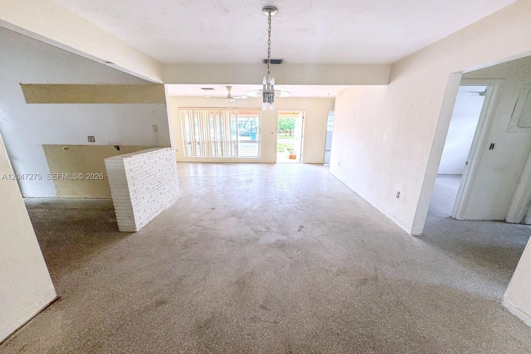 For Sale: $425,000 (3 beds, 2 baths, 1515 Square Feet)