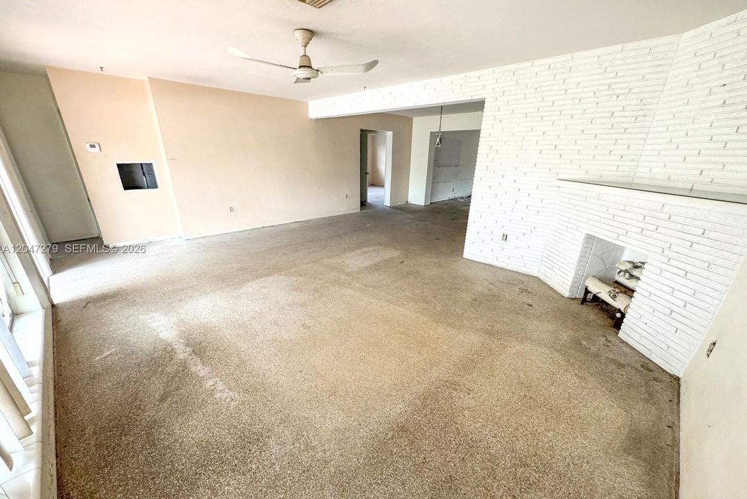For Sale: $425,000 (3 beds, 2 baths, 1515 Square Feet)
