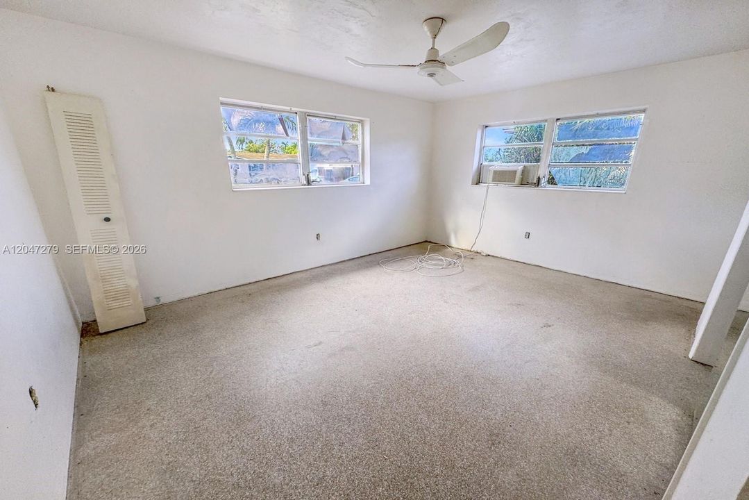 For Sale: $425,000 (3 beds, 2 baths, 1515 Square Feet)