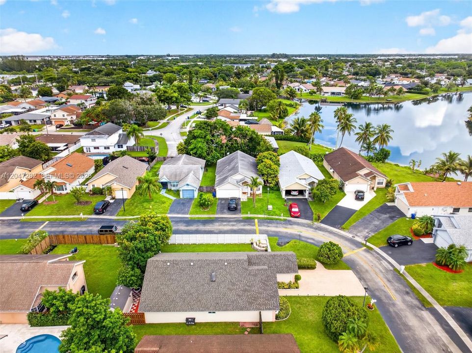 For Sale: $579,000 (4 beds, 2 baths, 1594 Square Feet)