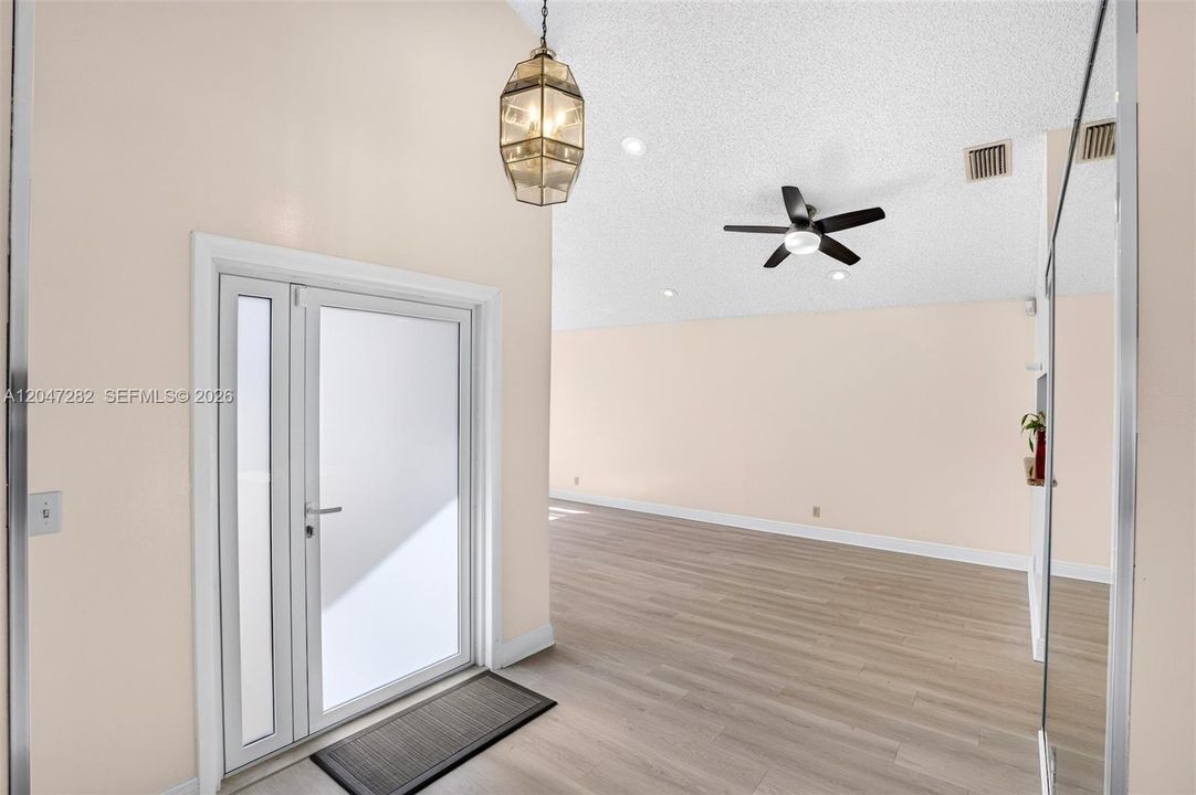 For Sale: $579,000 (4 beds, 2 baths, 1594 Square Feet)