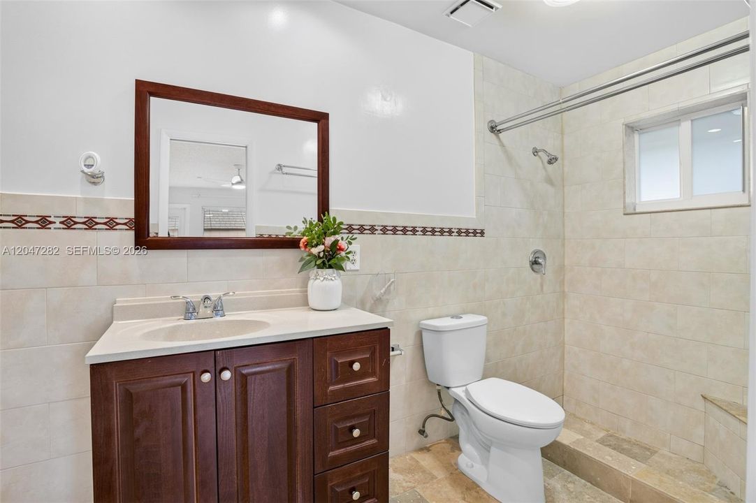 For Sale: $579,000 (4 beds, 2 baths, 1594 Square Feet)
